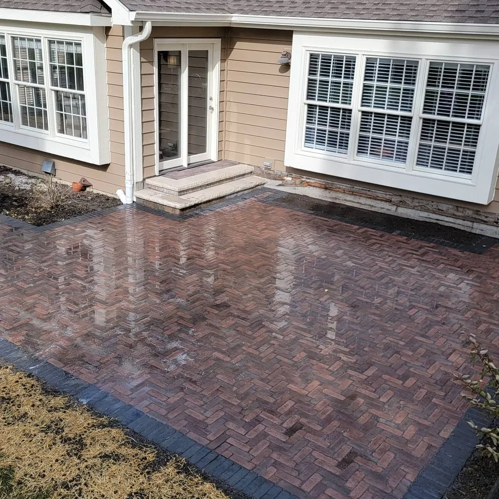 Affordable yard maintenance for residential properties across Round Lake, IL - Salinas Landscaping