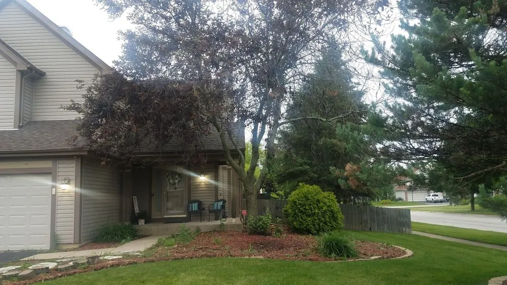 Local lawn mowing service for residential properties in West Chicago, IL by Salinas Landscaping