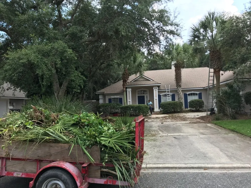 Professional yard maintenance in Fernandina Beach, FL by Salomon General Corporation