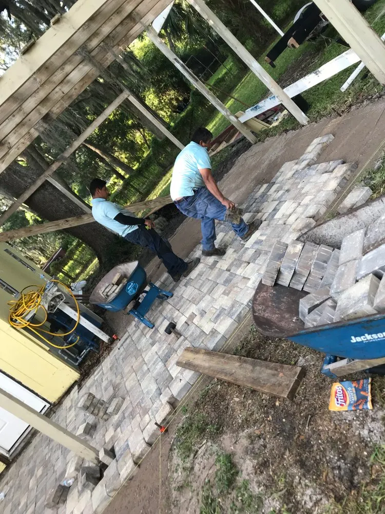 Professional garden landscaping for homes in Fernandina Beach, FL by Salomon General Corporation