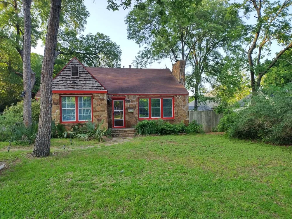 Local garden landscaping in Fort Worth, TX by Sal's Landscape & Tree Service