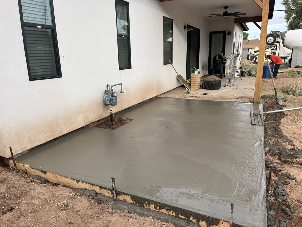 Custom lawn care service for homes across Phoenix, AZ - Sal’s Landscape Construction