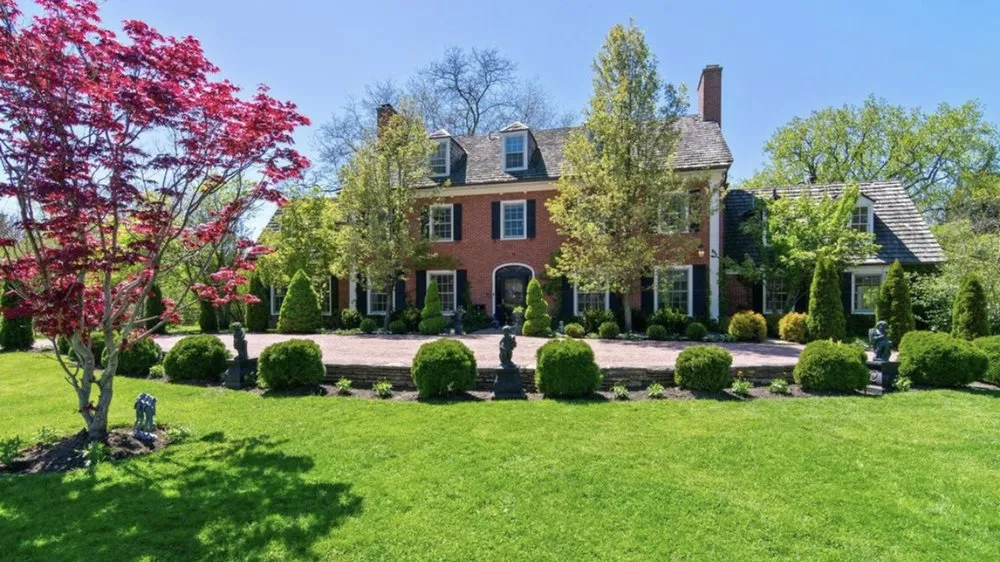 Reliable garden landscaping for residential properties in Niles, IL by Sal's Landscaping