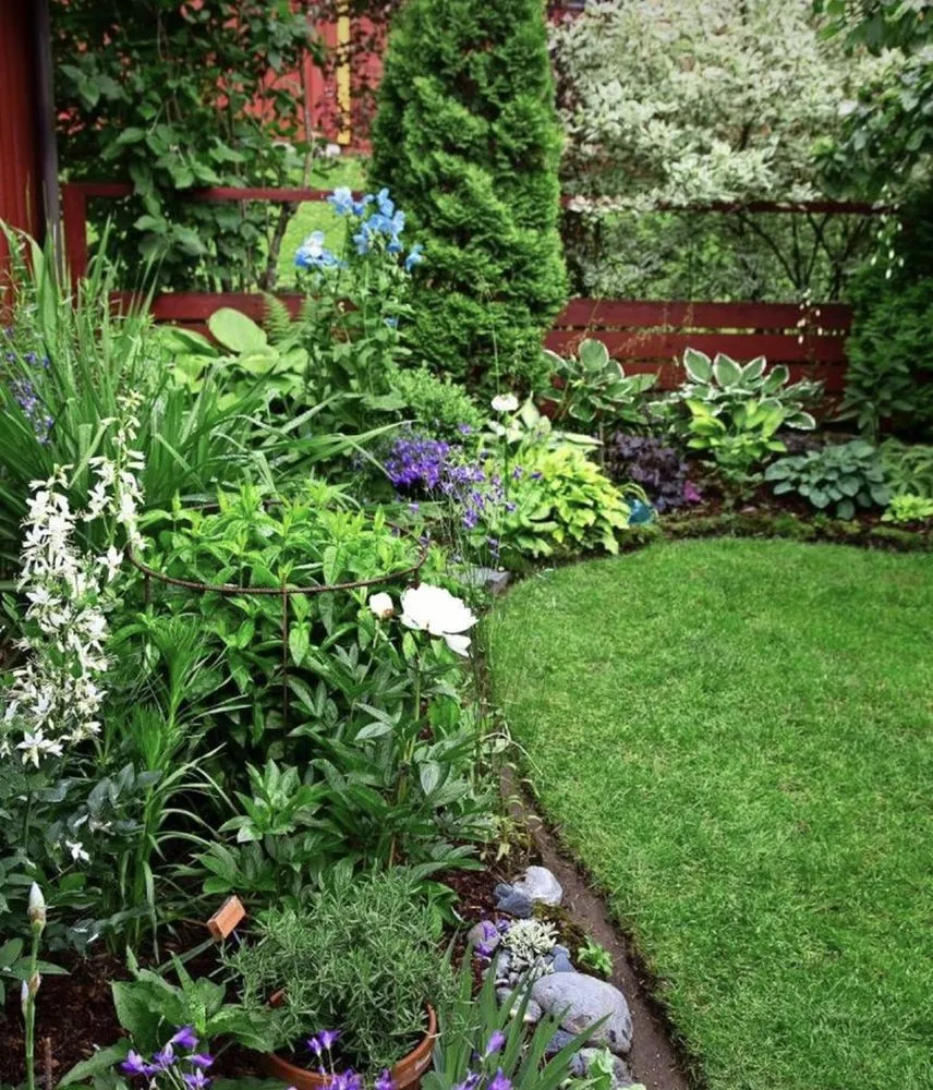 Trusted garden landscaping in Niles, IL by Sal's Landscaping