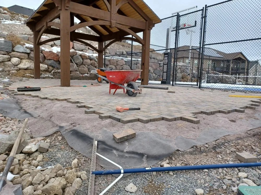 Custom garden landscaping for beautiful yards in Salt Lake City, UT by Salt Lake City Cheap Yard Work