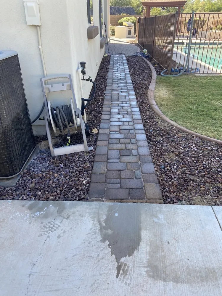 Expert garden landscaping in Phoenix, AZ by Salvador Landscaping