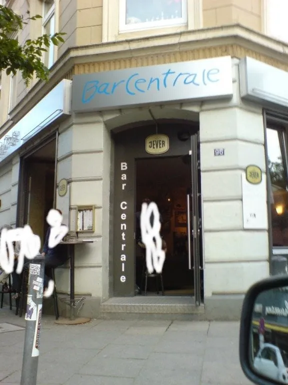 Professional yard maintenance in Phoenix, AZ - Salvador Landscaping