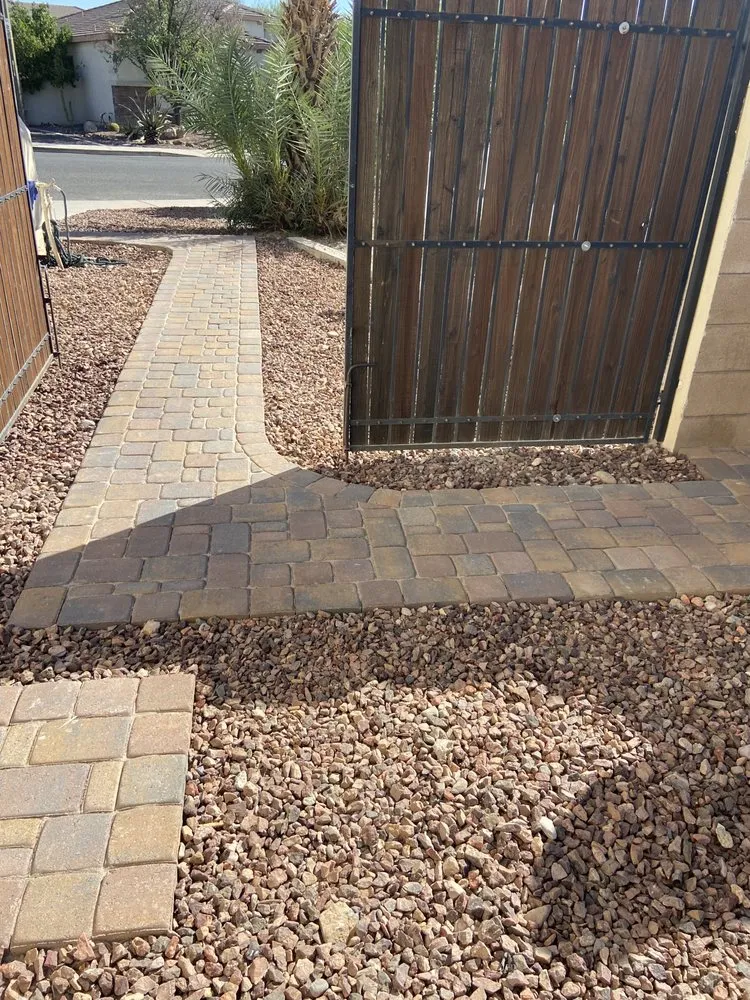 Custom yard cleanup service in Phoenix, AZ by Salvador Landscaping