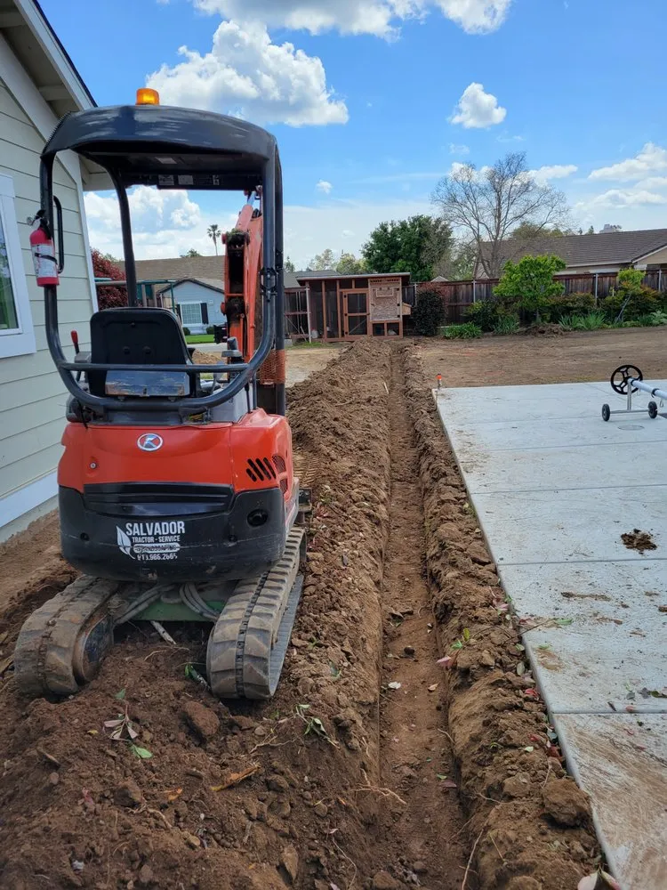 Custom yard maintenance in Citrus Heights, CA - Salvador tractor services