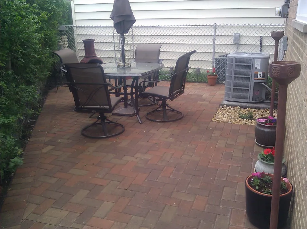 Professional garden landscaping in Chicago, IL - Salvador's Landscaping