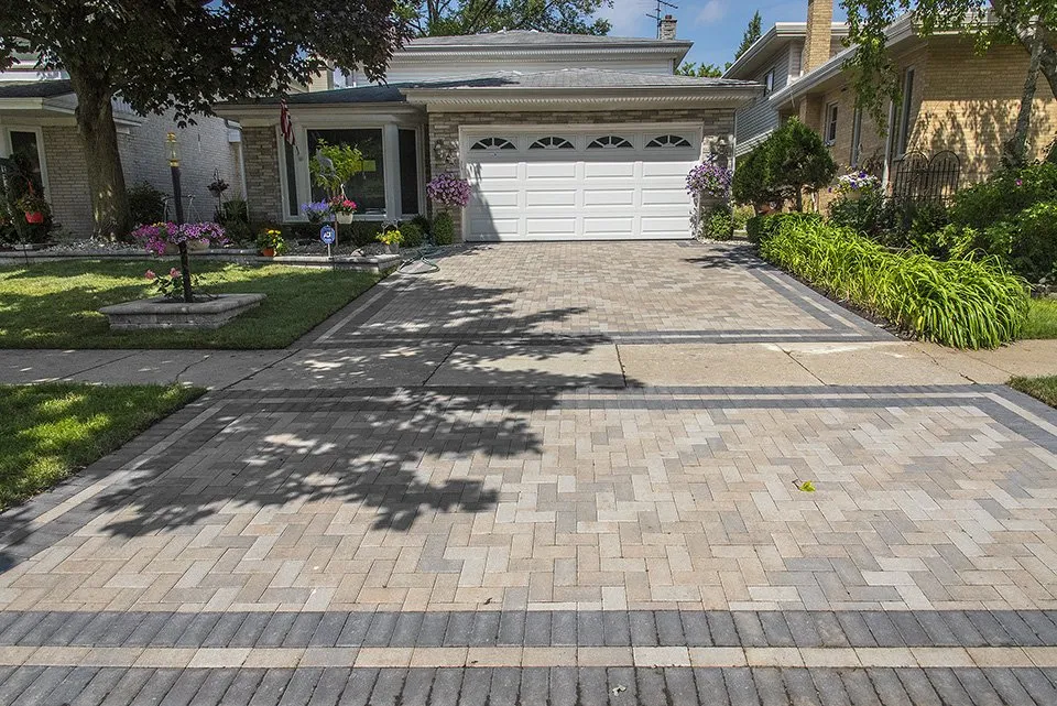 Top-rated yard cleanup service with custom design in Chicago, IL by Salvador's Landscaping