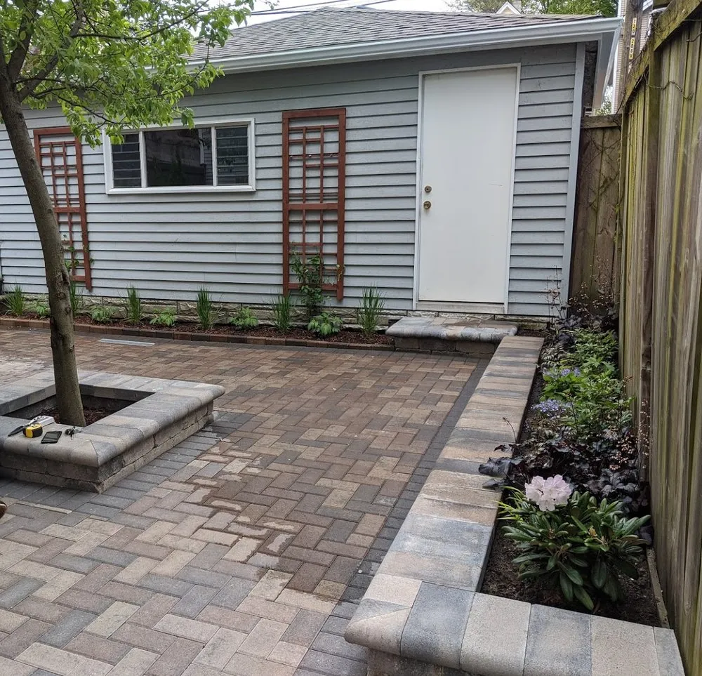 Affordable lawn mowing service for beautiful yards across Chicago, IL - Salvador's Landscaping