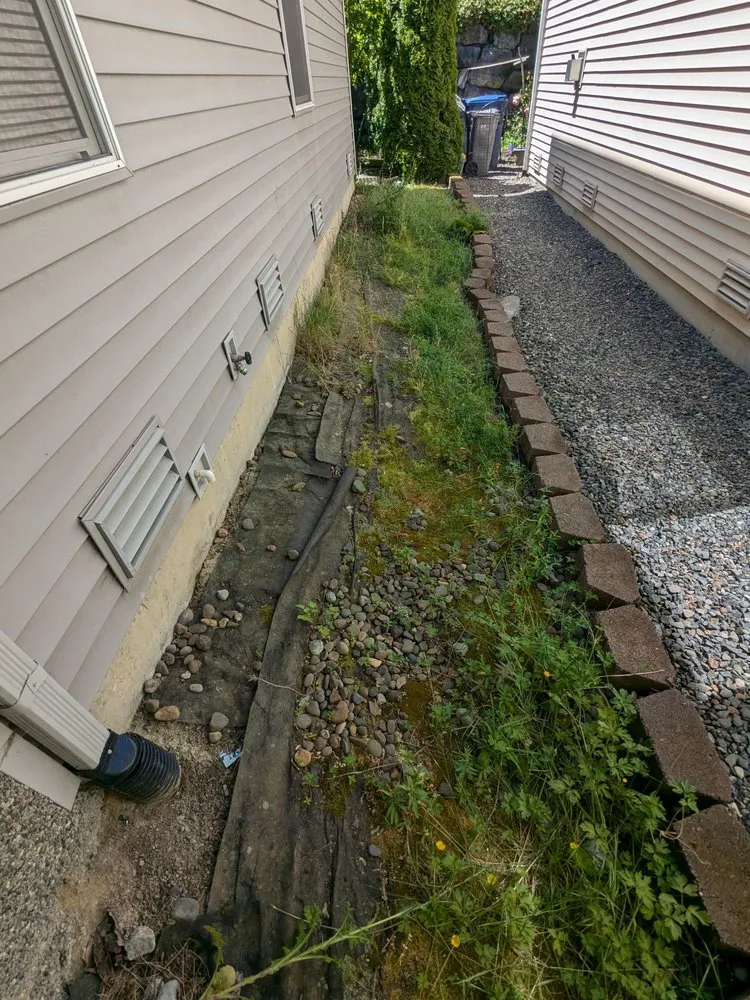 Custom landscape design in Everett, WA by Salvador’s Landscaping