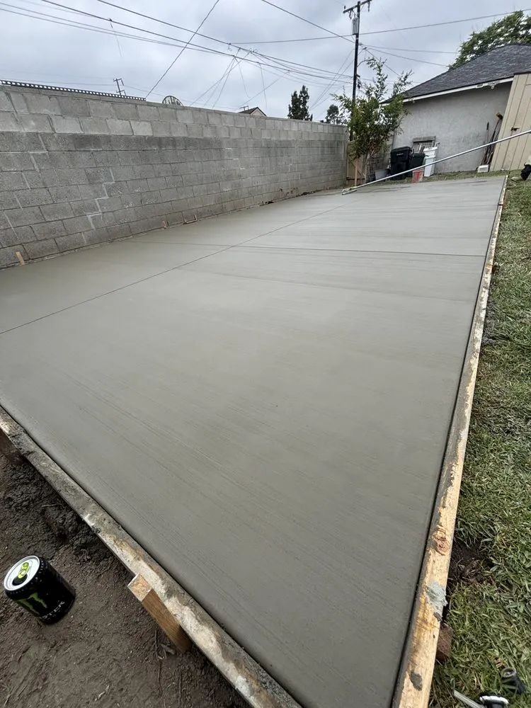 Professional residential landscaping in Whittier, CA - Salvador's Lawn service and concrete