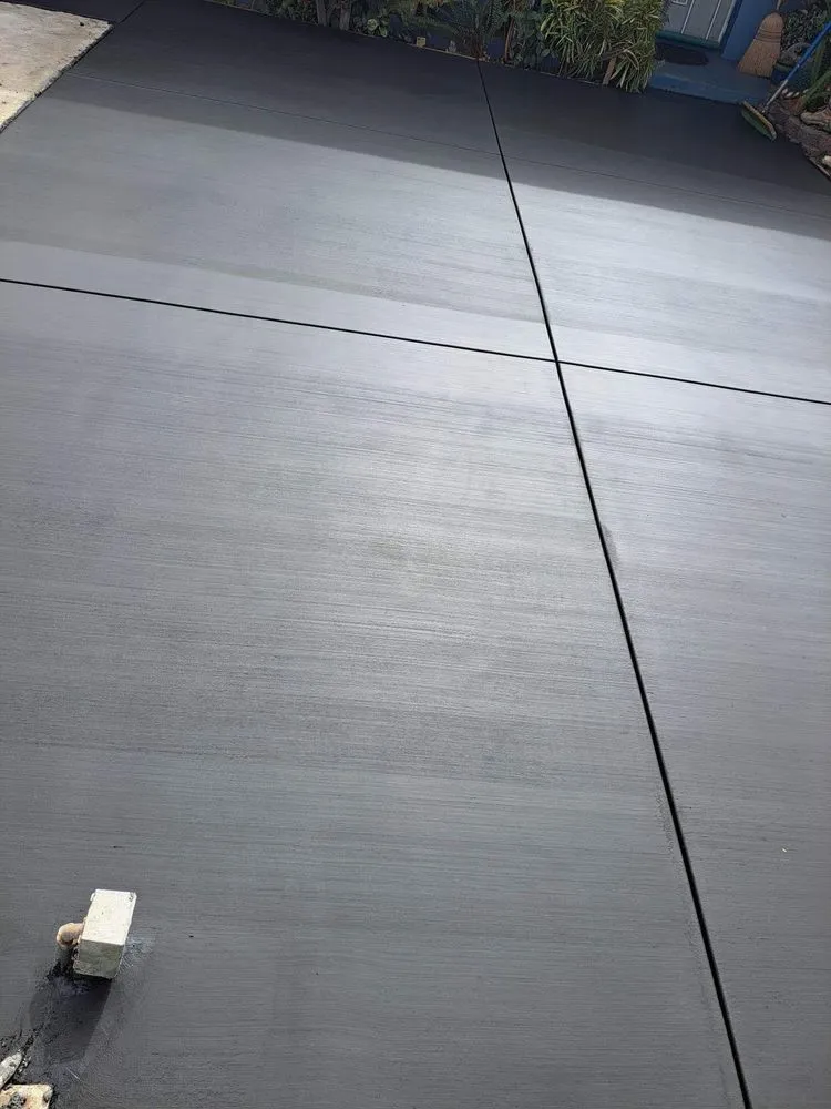 Top-rated lawn care service experts serving Whittier, CA - Salvador's Lawn service and concrete