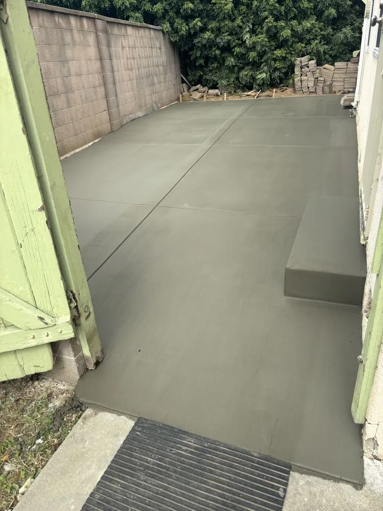 Trusted landscaping services experts serving Whittier, CA - Salvador's Lawn service and concrete