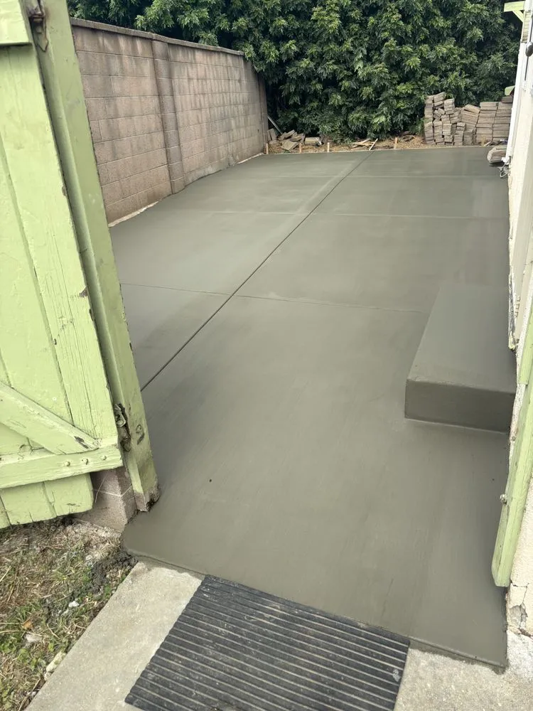 Reliable landscaping services in Whittier, CA - Salvador's Lawn service and concrete