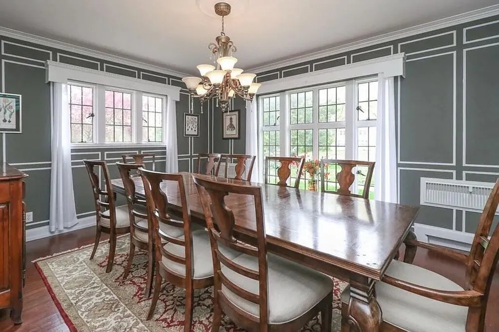 Top-rated lawn care service with custom design across Mansfield, OH - Salvador’s Paint Truck