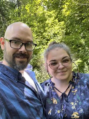 Salvador’s Paint Truck Logo