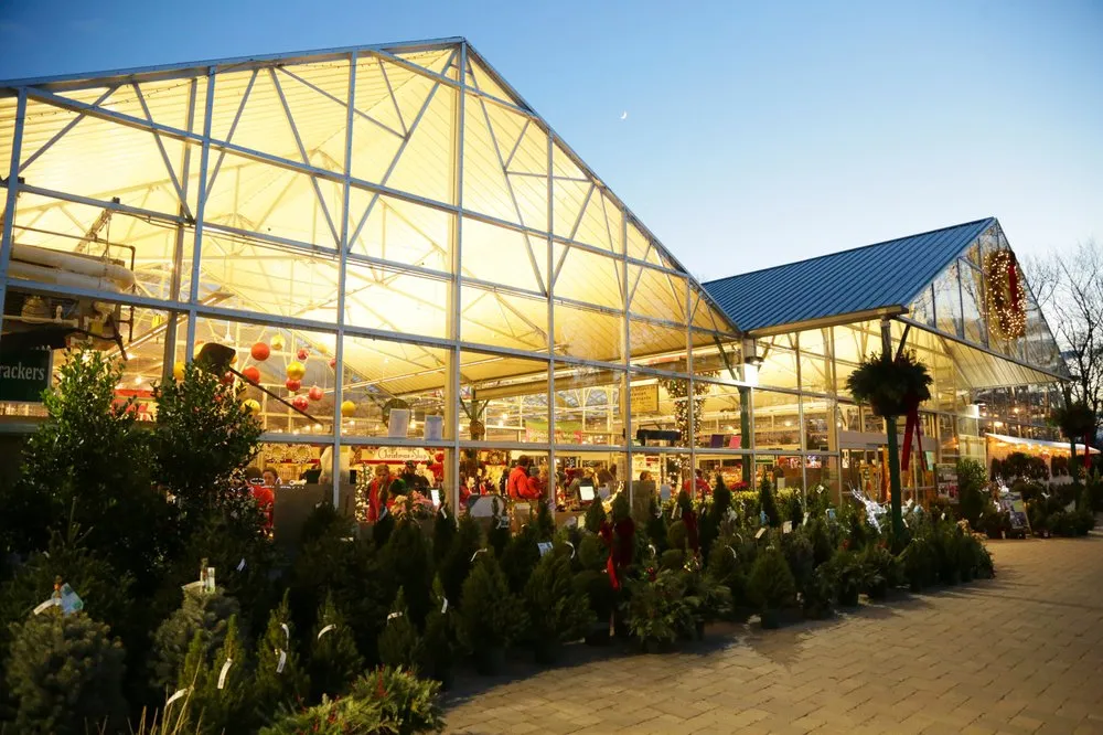 Trusted lawn mowing service in Greenwich, CT - Sam Bridge Nursery & Greenhouses