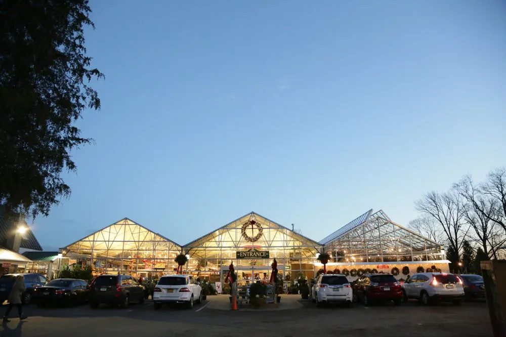 Top-rated garden landscaping in Greenwich, CT by Sam Bridge Nursery & Greenhouses