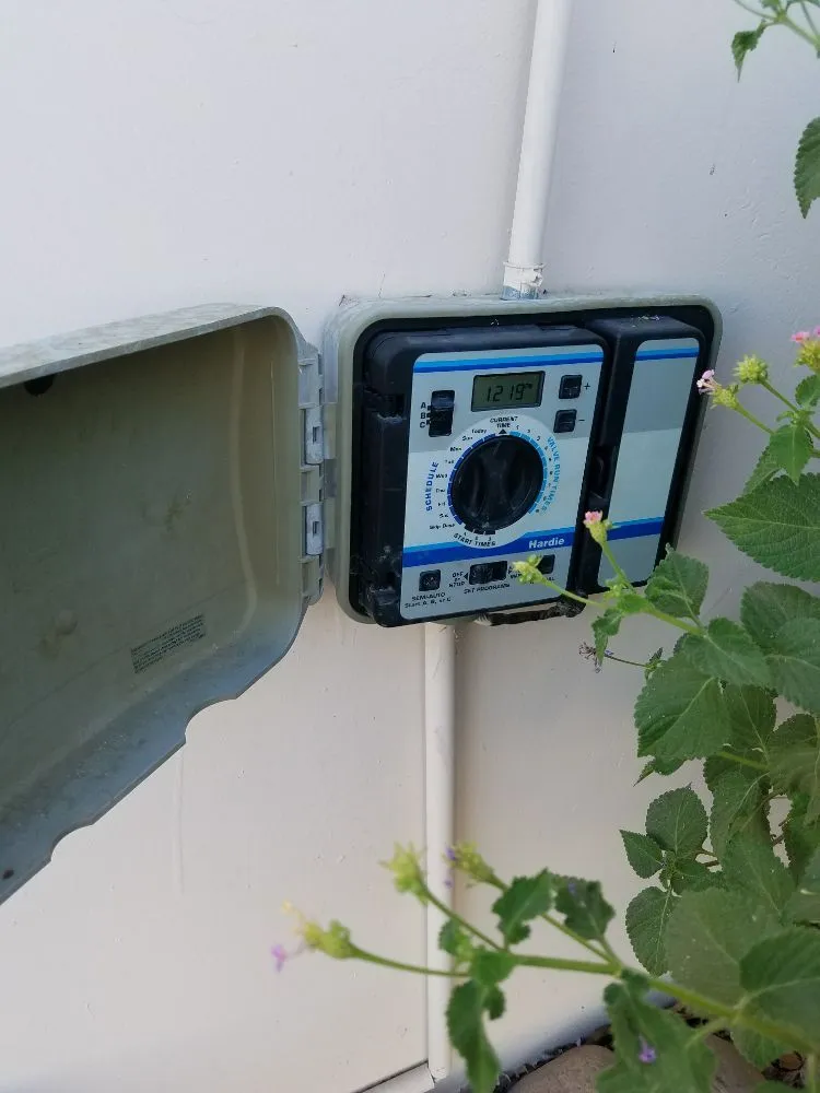 Top-rated lawn mowing service in Maricopa, AZ by Sam Craig Lawn, Sprinklers, and Leaks