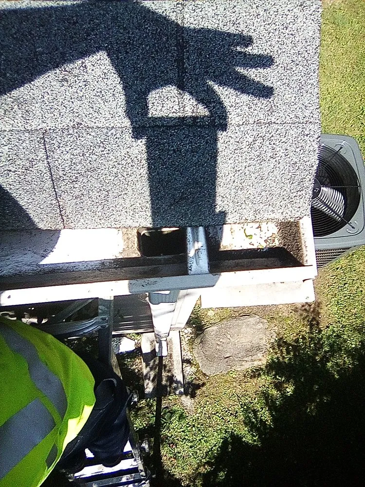 Top-rated yard maintenance in Knoxville, TN by Sam I Am General Landscaping