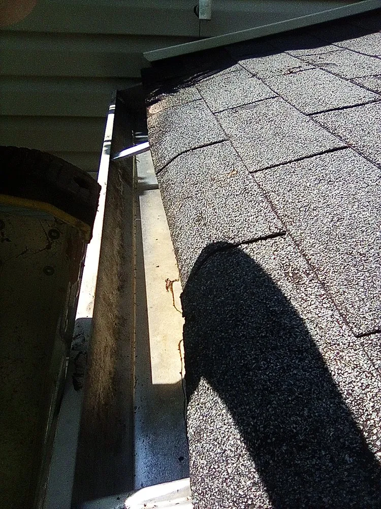 Expert lawn mowing service in Knoxville, TN by Sam I Am General Landscaping