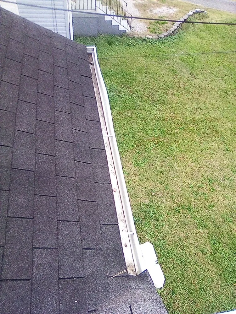 Reliable lawn care service experts serving Knoxville, TN - Sam I Am General Landscaping