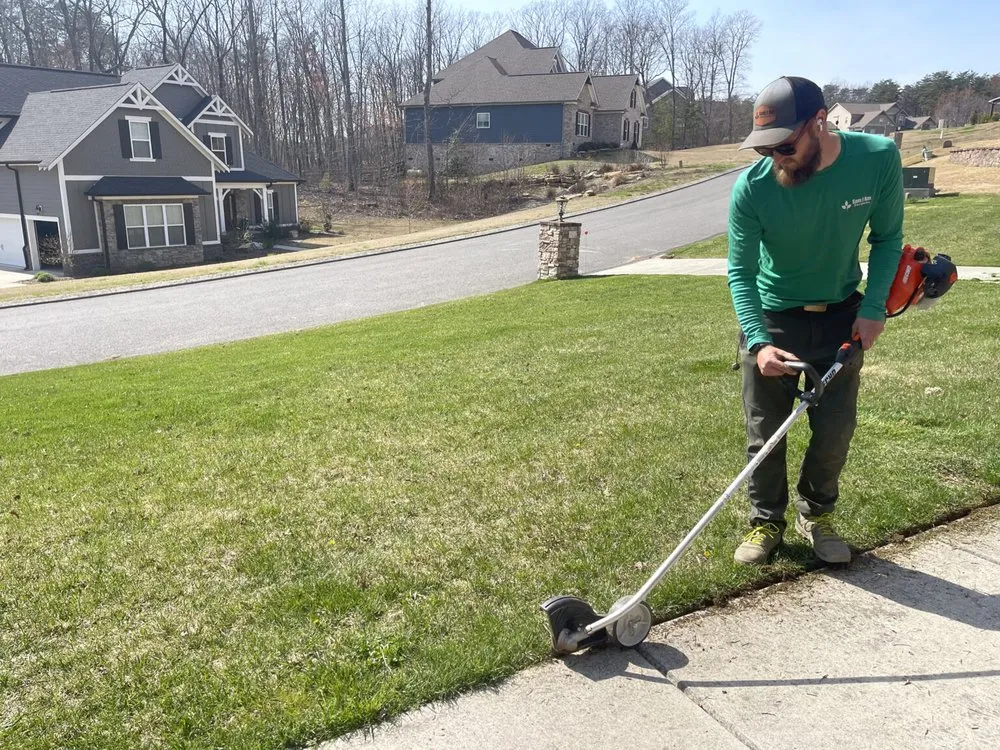 Expert lawn care service experts serving Red Bank, TN - Sam I Am Outdoor Services