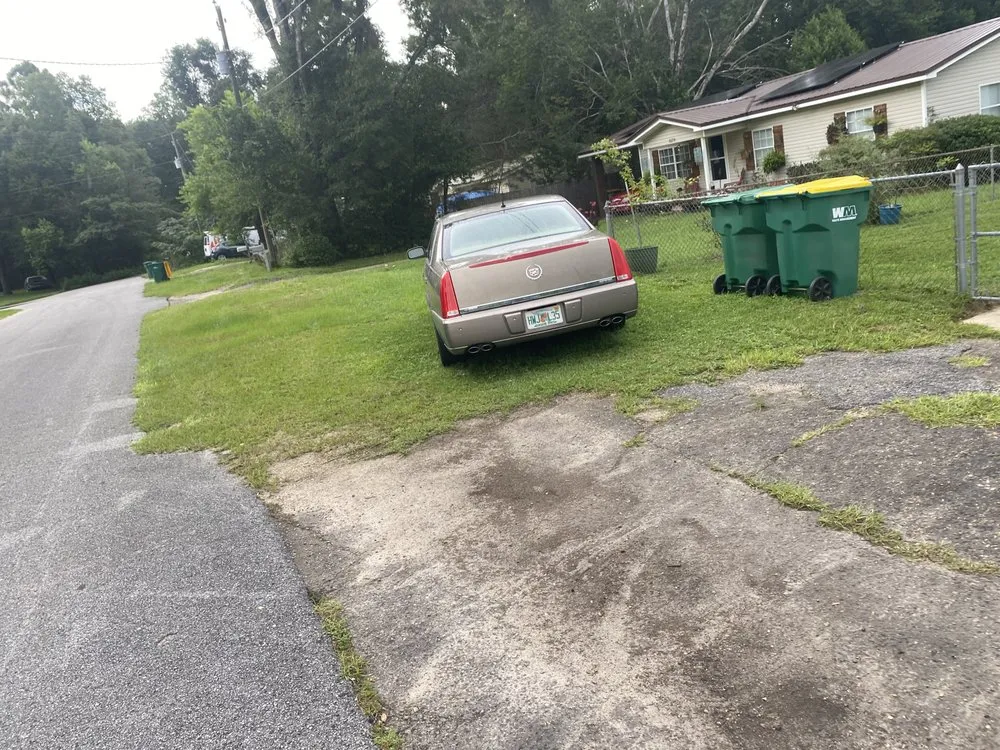 Custom yard cleanup service in Crestview, FL by Sam Lawncare