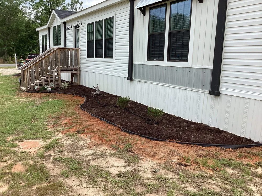 Custom lawn mowing service in Crestview, FL - Sam Lawncare