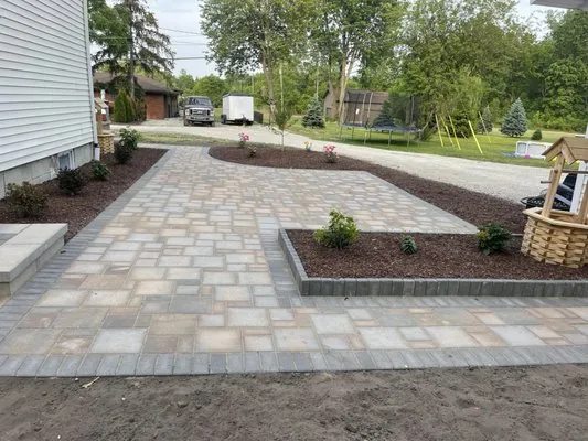 Samayoa Landscaping Logo