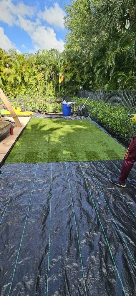 Expert yard cleanup service in Lake Worth, FL - Samex Lawn Care Services