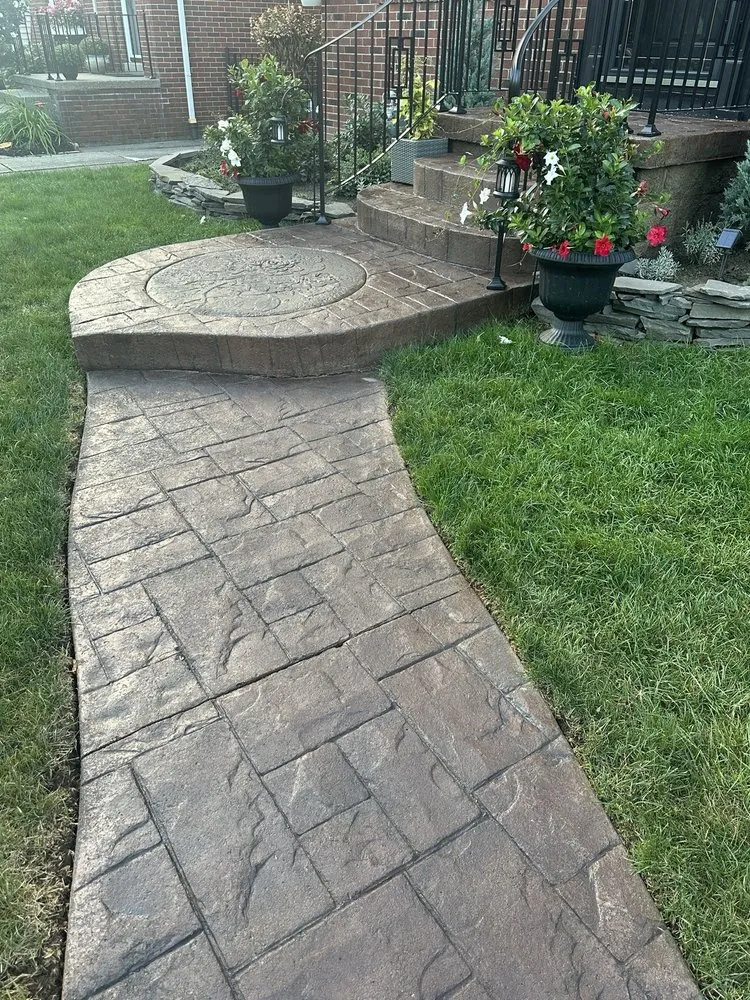 Custom lawn care service experts serving Tonawanda, NY - Sami’s Power Washing & Lawn Service