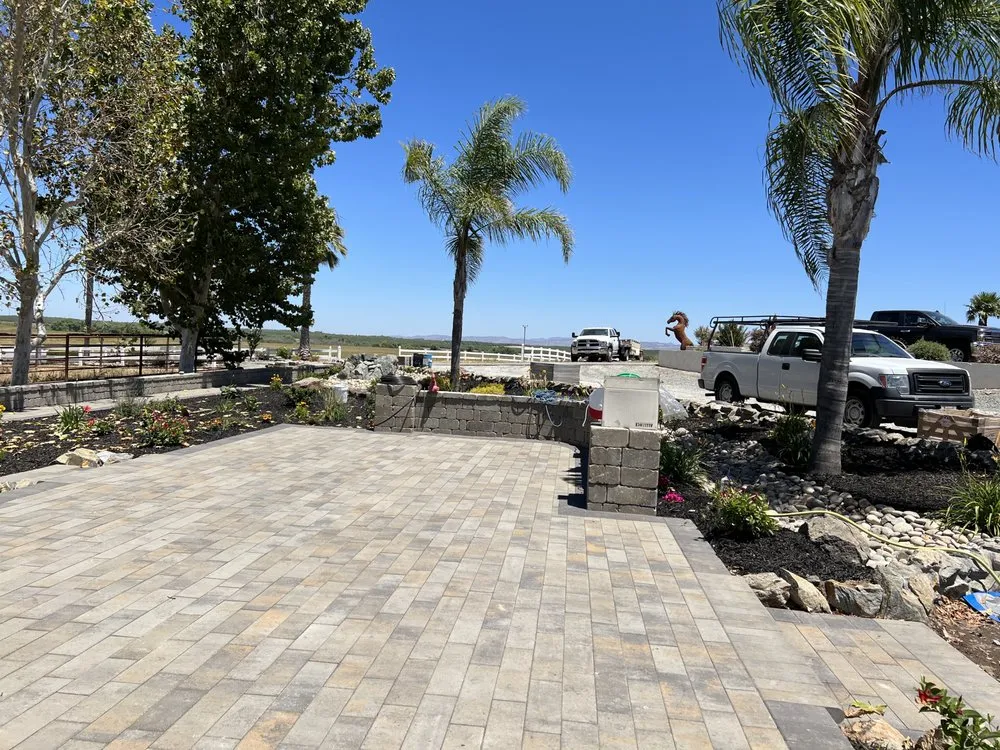 Custom lawn mowing service experts serving Oakland, CA - Sammy’s Landscape & Pavers