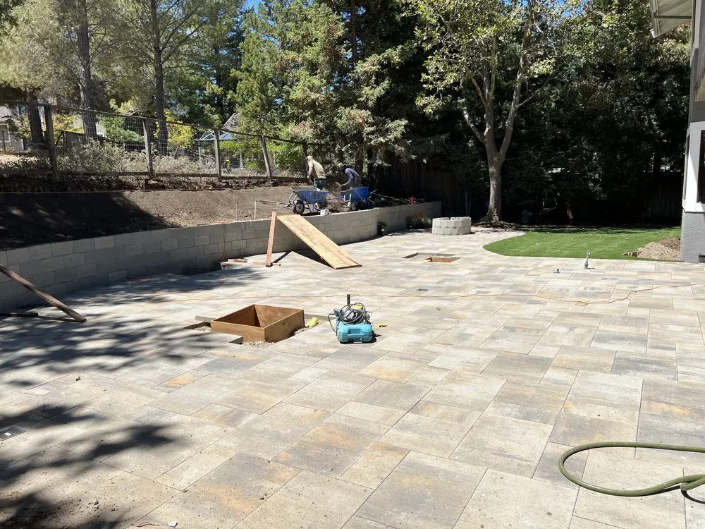 Top-rated lawn mowing service in Oakland, CA - Sammy’s Landscape & Pavers