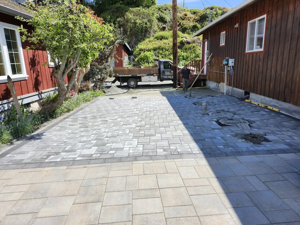 Custom outdoor landscaping experts serving Mount Vernon, WA - Sam’s Landscaping Service