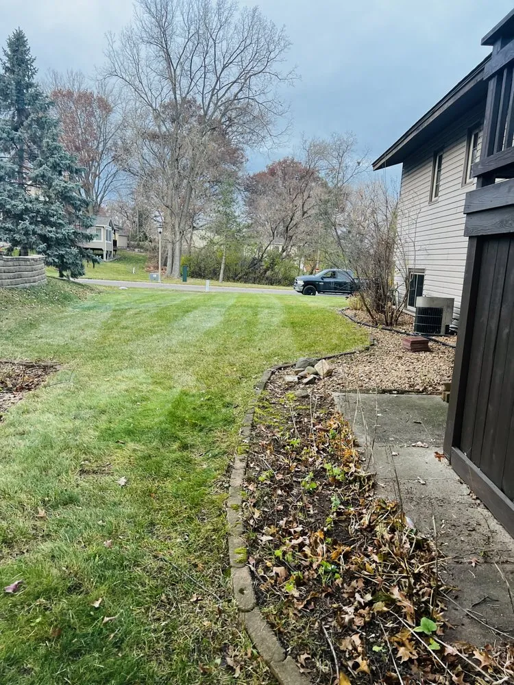 Custom lawn care service near you in Saint Paul, MN by Sam’s Lawn Care & Snow Removal Service