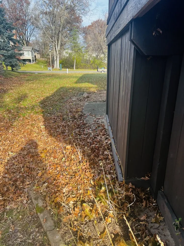 Trusted lawn care service experts serving Saint Paul, MN - Sam’s Lawn Care & Snow Removal Service