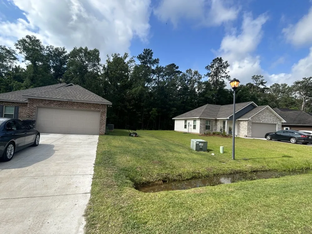 Affordable yard cleanup service with custom design across Loranger, LA - Sam’s lawn care