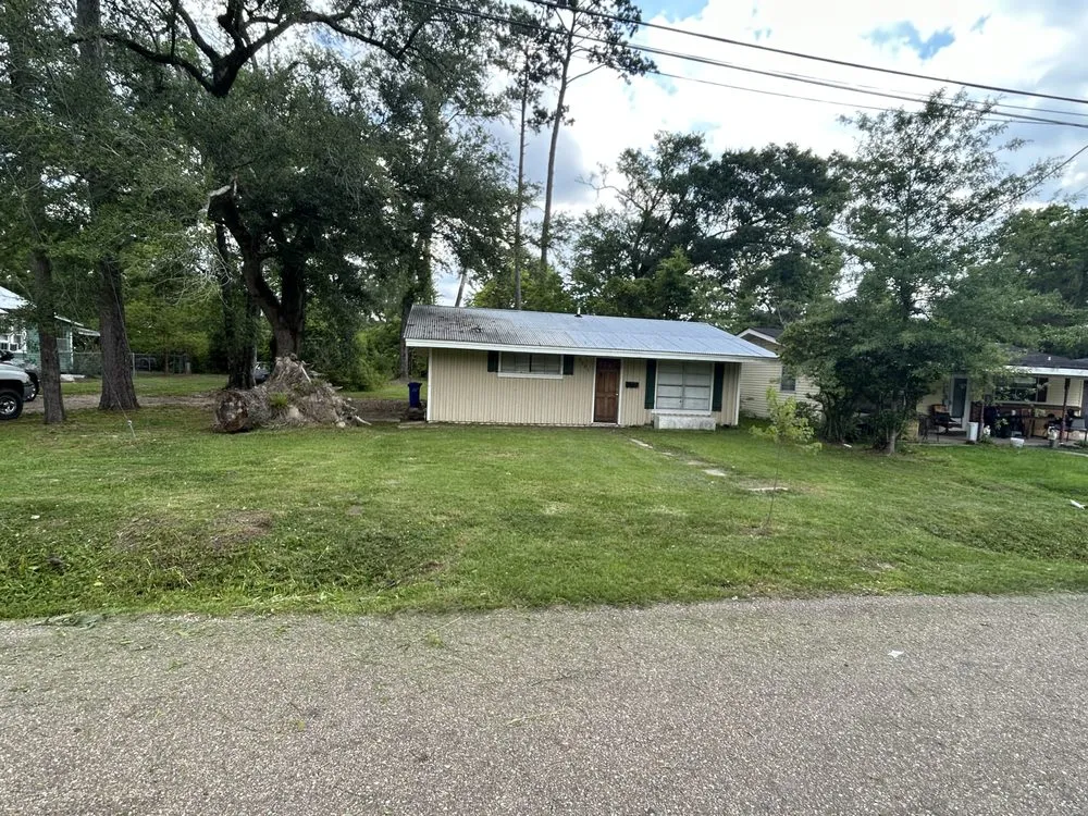 Custom lawn mowing service experts serving Loranger, LA - Sam’s lawn care