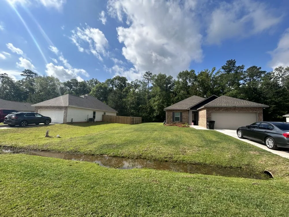 Top-rated lawn mowing service in Loranger, LA by Sam’s lawn care