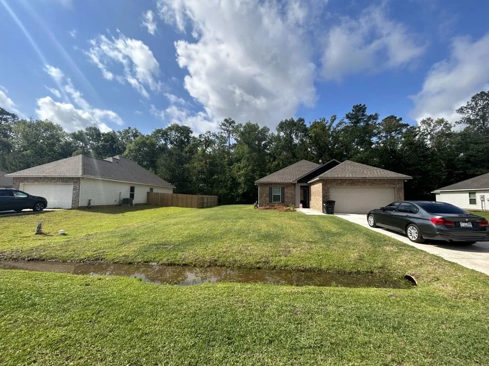 Reliable garden landscaping in Loranger, LA by Sam’s lawn care