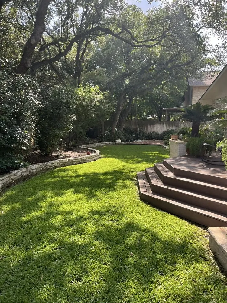 Professional lawn mowing service experts serving San Antonio, TX - Sams Lawn Care