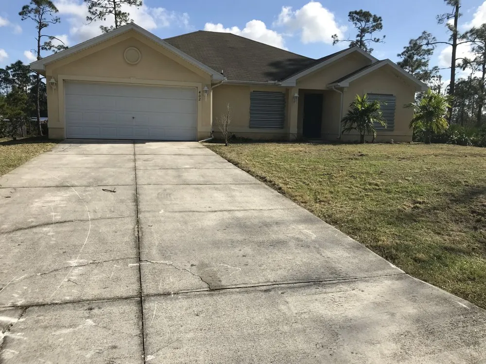 Expert residential landscaping experts serving Lehigh Acres, FL - Sam’s Lawn Service