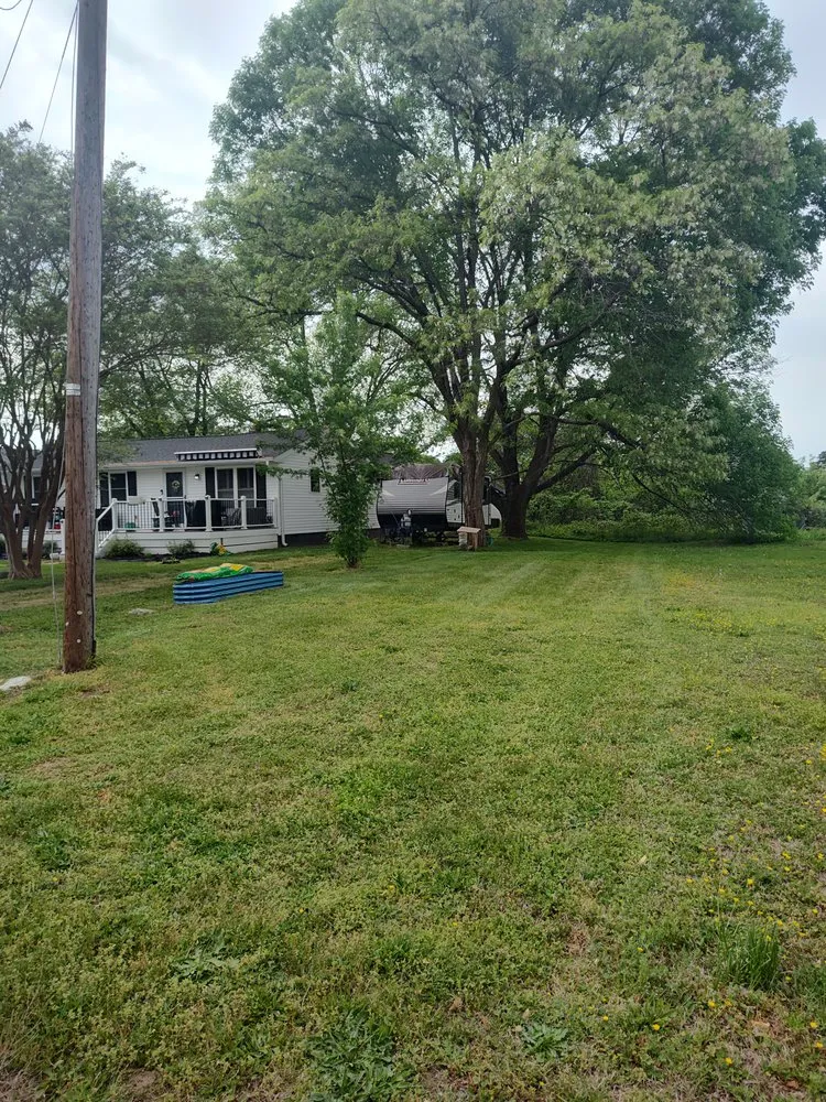 Reliable residential landscaping for beautiful yards in Hustle, VA by Sam's Lawncare