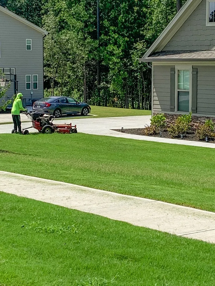 Professional yard cleanup service in Fayetteville, GA - Sam’s Personal Landscaping