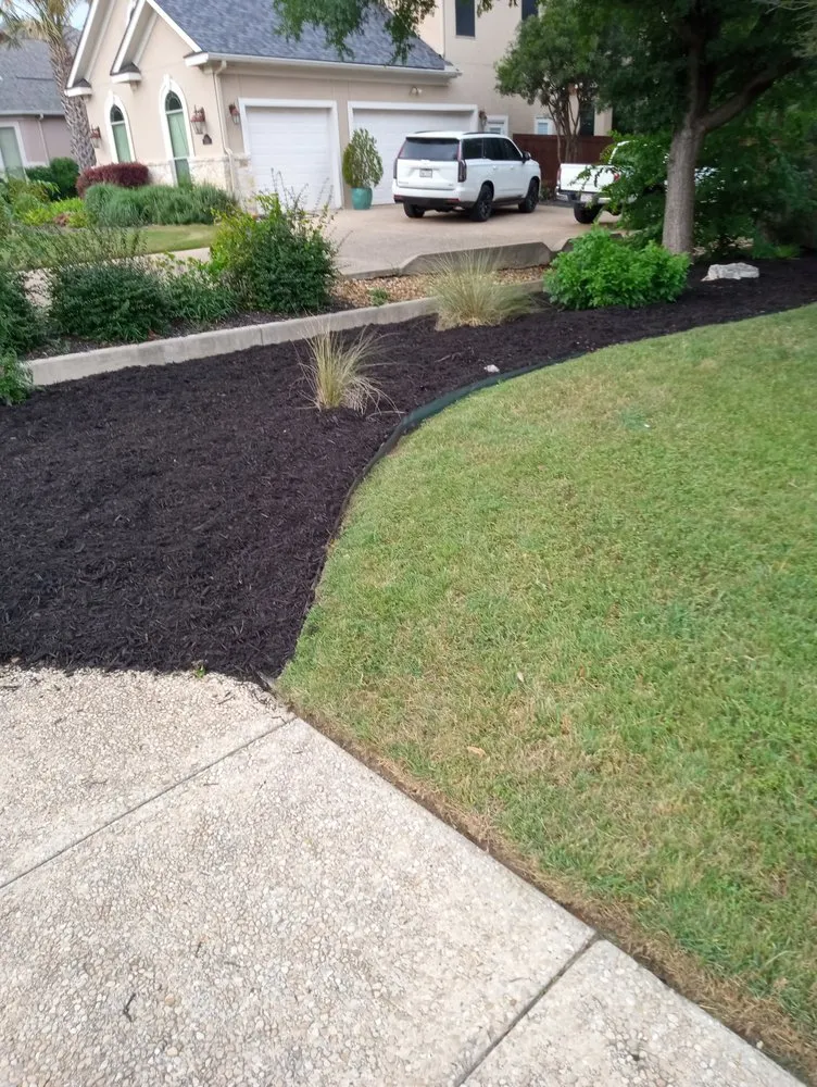 Professional residential landscaping in San Antonio, TX - Samuels Lawn Maintenance