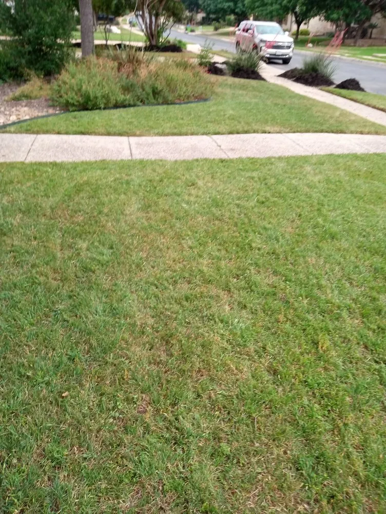 Affordable garden landscaping experts serving San Antonio, TX - Samuels Lawn Maintenance